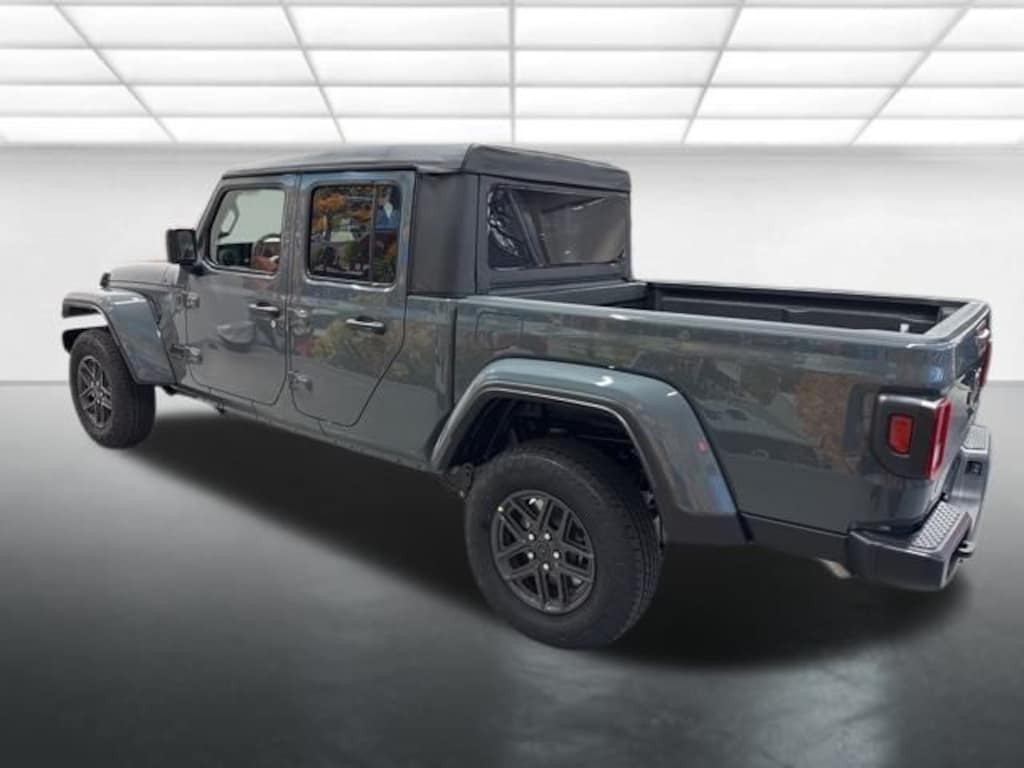 New 2026 Jeep Gladiator Sport S Pickup