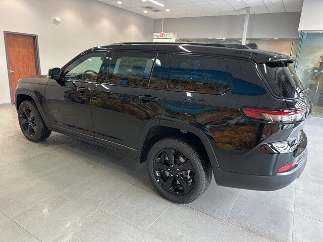 2025 Jeep Grand Cherokee Limited photo 4