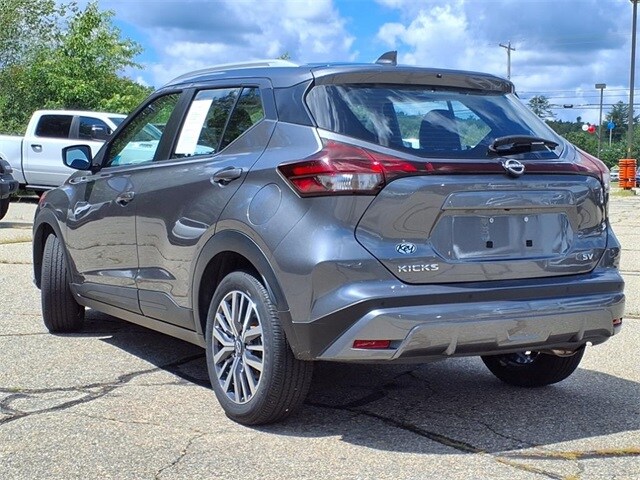 2024 Nissan Kicks SV photo 2