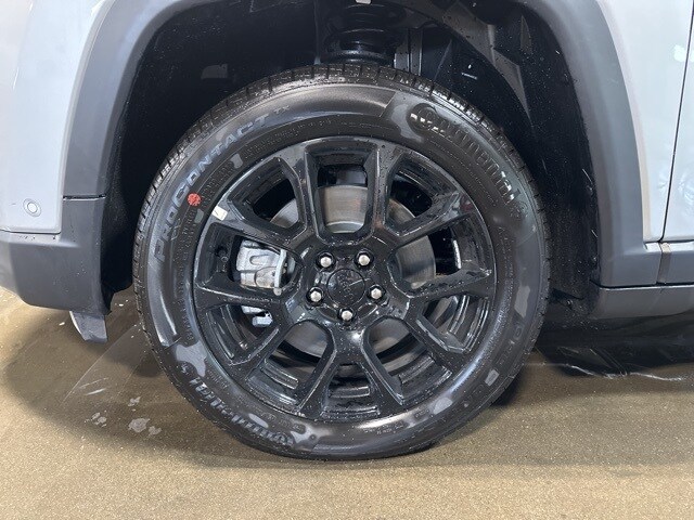 2024 Jeep Compass Latitude Altitude Special Edition photo 2
