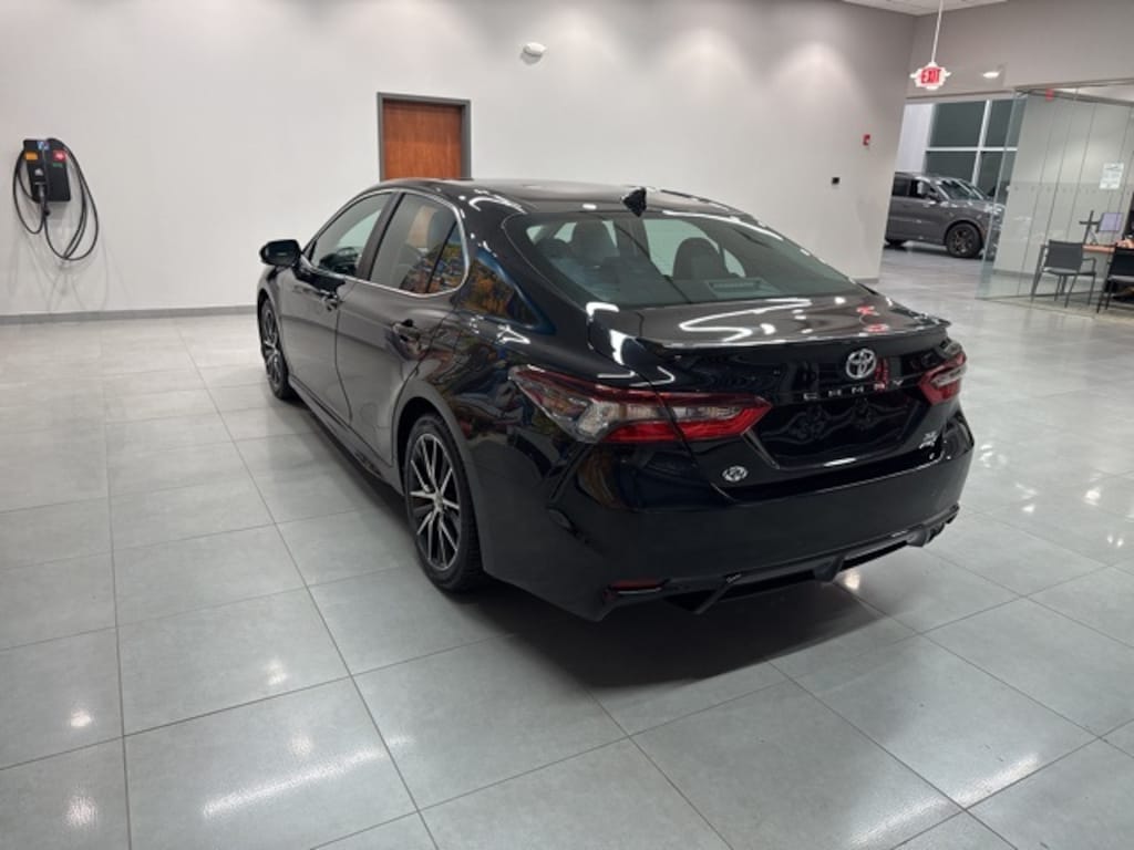 Used 2024 Toyota Camry SE Sedan