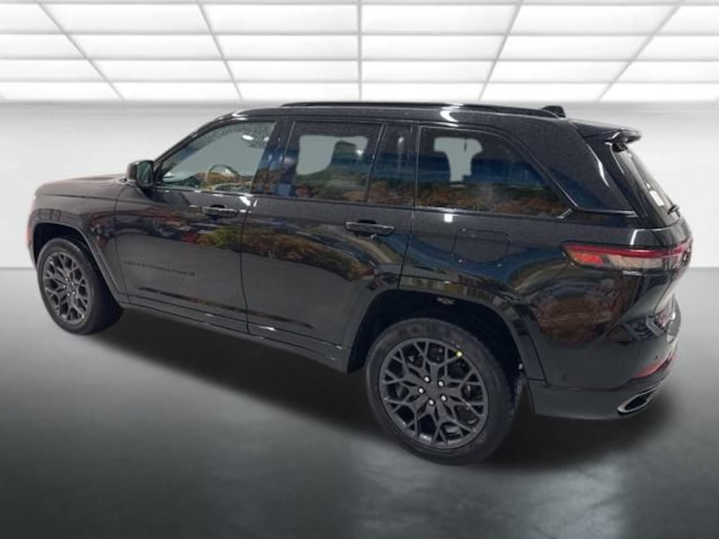 New 2025 Jeep Grand Cherokee Summit Sport Utility