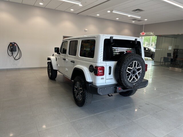 2025 Jeep Wrangler Sahara photo 3