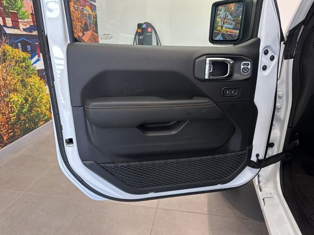 2025 Jeep Wrangler 4-Door Sahara - Photo 25