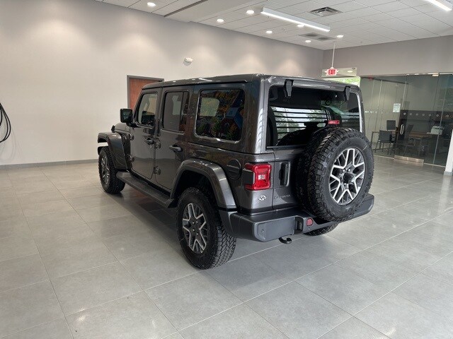 2025 Jeep Wrangler Sahara photo 3