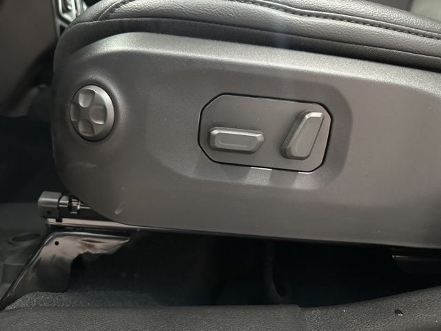 2025 Jeep Wrangler 4-Door Sahara - Photo 28