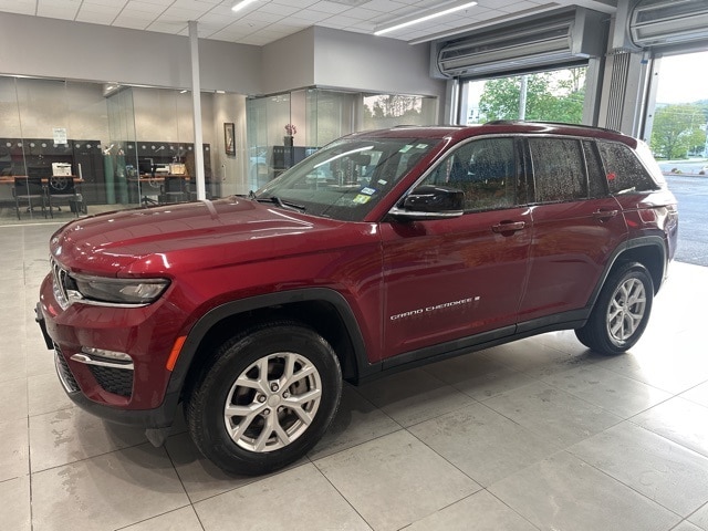 Used 2023 Jeep Grand Cherokee Limited with VIN 1C4RJHBG4PC578687 for sale in Rochester, NH