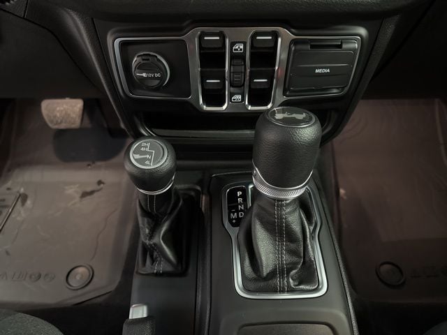 2025 Jeep Wrangler 4-Door Sport S - Photo 31