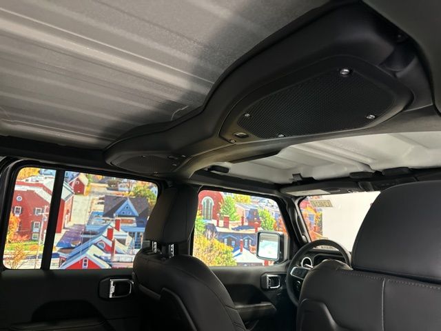 2025 Jeep Wrangler 4-Door Sahara - Photo 51