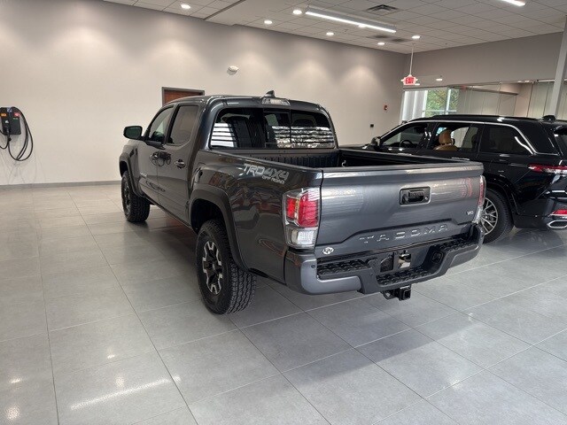2023 Toyota Tacoma TRD Off-Road photo 2