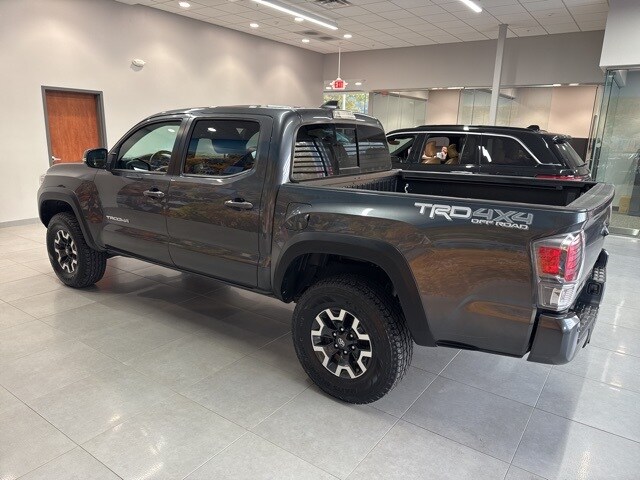 2023 Toyota Tacoma TRD Off-Road photo 3
