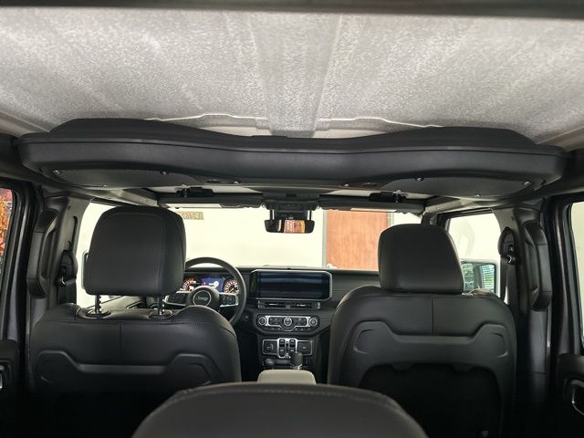 2025 Jeep Wrangler 4-Door Sahara - Photo 48