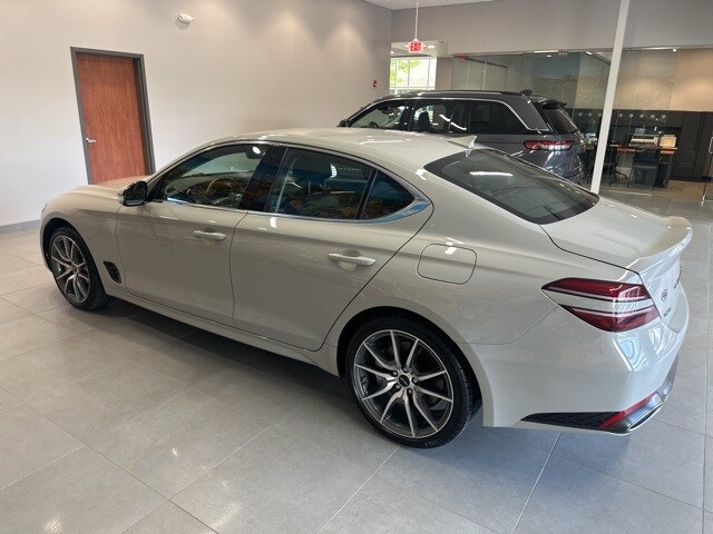 2025 Genesis G70 2.5T photo 4