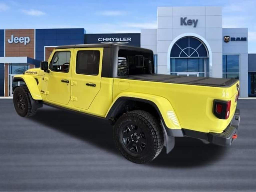 Used 2023 Jeep Gladiator Mojave Truck