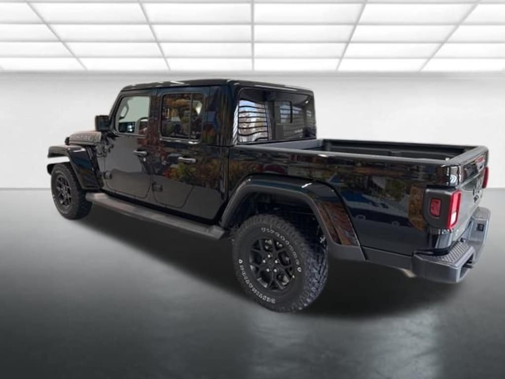 New 2025 Jeep Gladiator High Tide Pickup