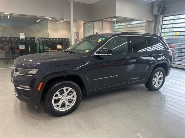 Used 2024 Jeep Grand Cherokee Limited with VIN 1C4RJHBG1RC715586 for sale in Rochester, NH