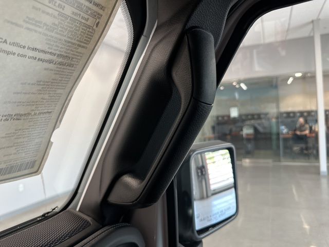 2025 Jeep Wrangler 4-Door Sahara - Photo 36