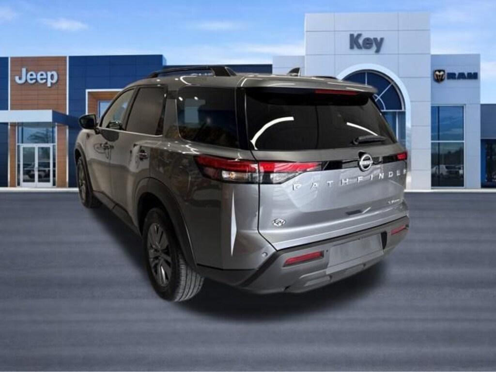Used 2024 Nissan Pathfinder SV SUV