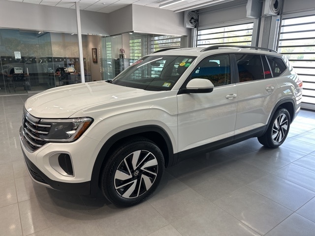 Used 2025 Volkswagen Atlas SE w/Tech with VIN 1V2HR2CA8SC500481 for sale in Rochester, NH