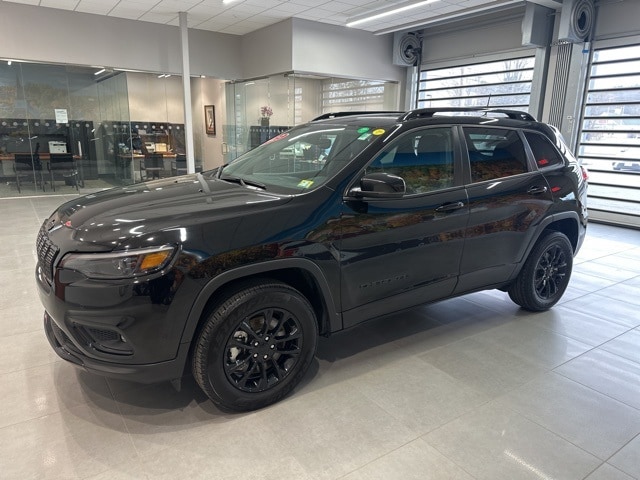 Used 2023 Jeep Cherokee Altitude Lux with VIN 1C4PJMMB8PD110120 for sale in Rochester, NH