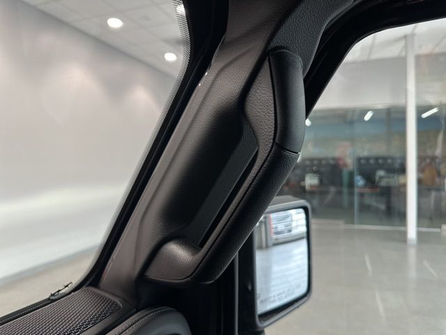 2025 Jeep Wrangler 4-Door Sahara - Photo 35