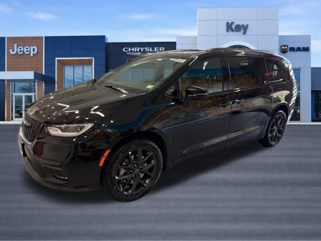 New 2026 Chrysler Pacifica Select Passenger Van