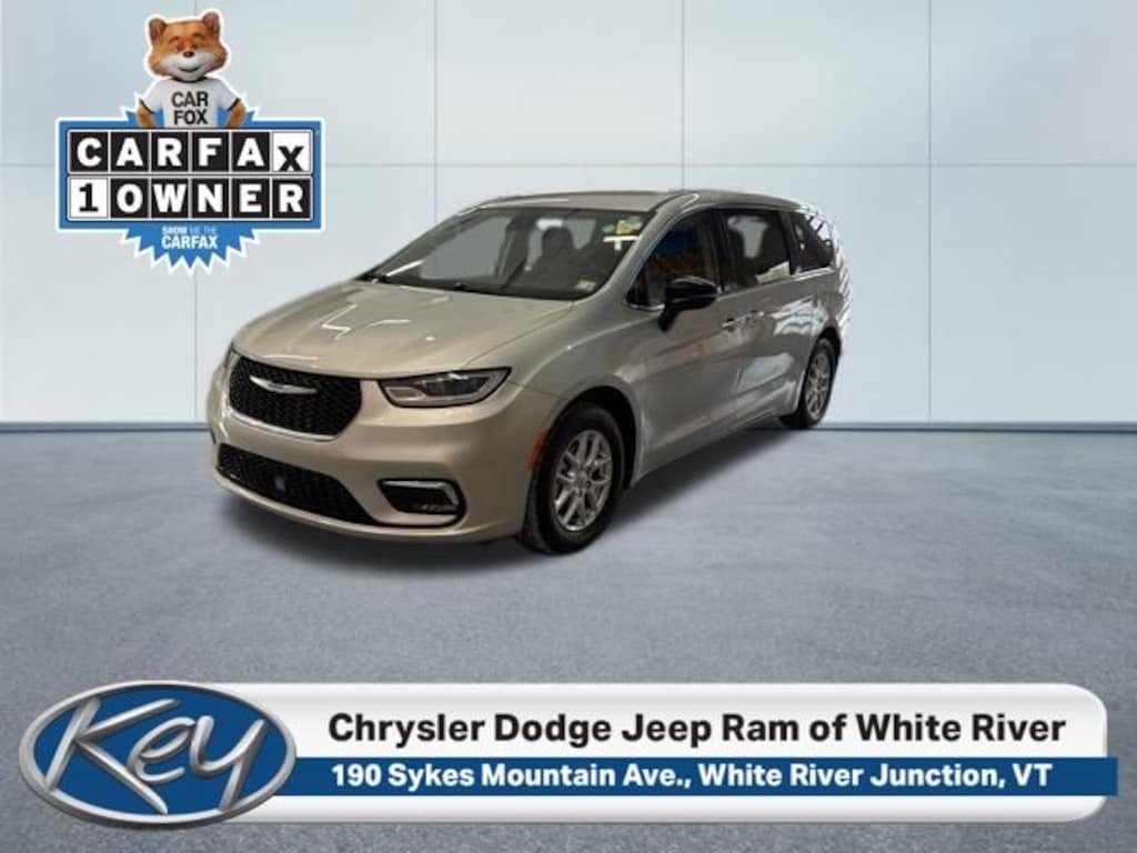 Used 2024 Chrysler Pacifica Touring L Minivan/Van