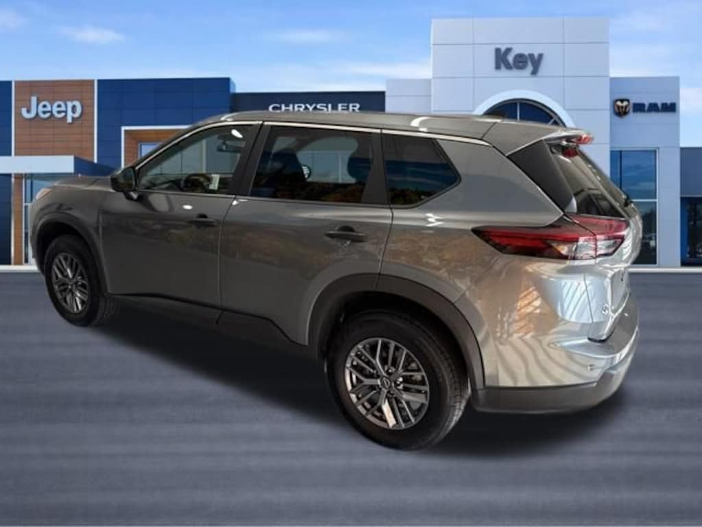 Used 2024 Nissan Rogue S SUV