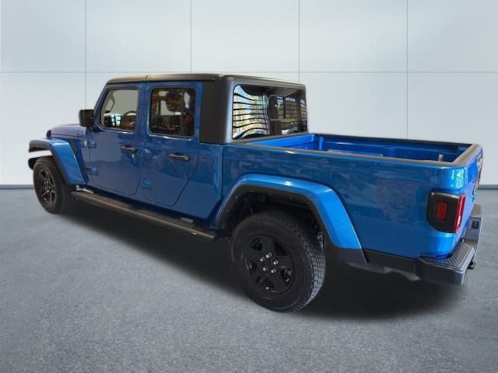 Used 2021 Jeep Gladiator Sport Truck