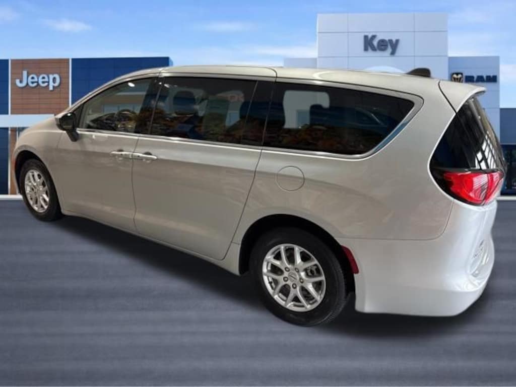 Used 2023 Chrysler Voyager LX Minivan/Van