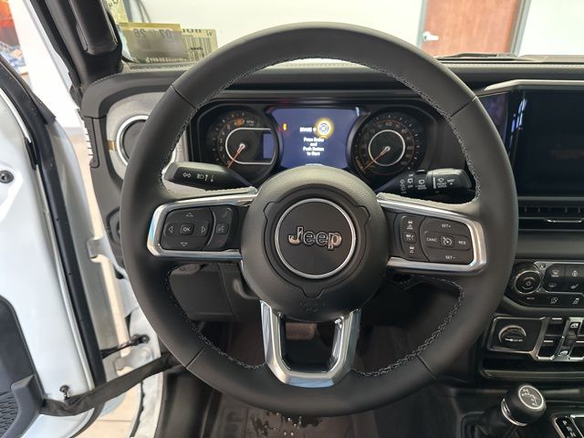 2025 Jeep Wrangler 4-Door Sahara - Photo 31