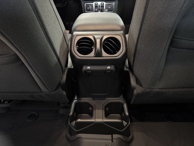 2026 Jeep Wrangler 4-Door Willys - Photo 37
