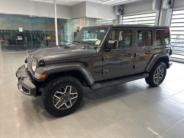 2025 Jeep Wrangler Sahara photo 2