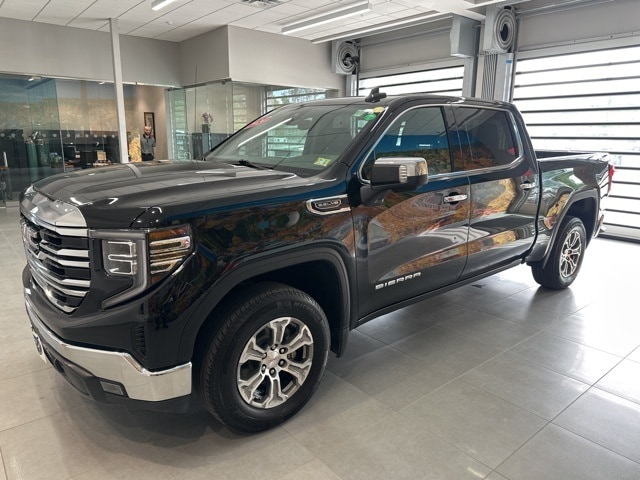 Used 2024 GMC Sierra 1500 SLT with VIN 3GTUUDED7RG334589 for sale in Rochester, NH