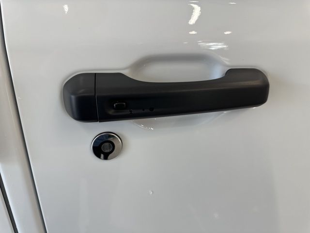 2025 Jeep Wrangler 4-Door Sahara - Photo 24