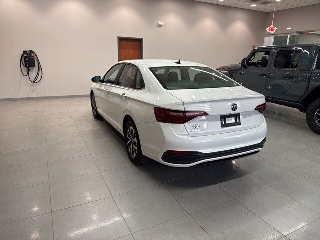 2024 Volkswagen Jetta 1.5T S photo 3