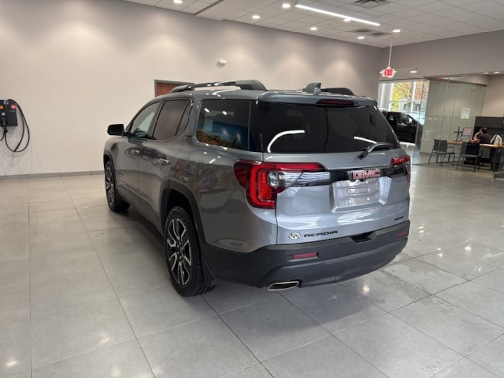 Used 2021 GMC Acadia SLE SUV