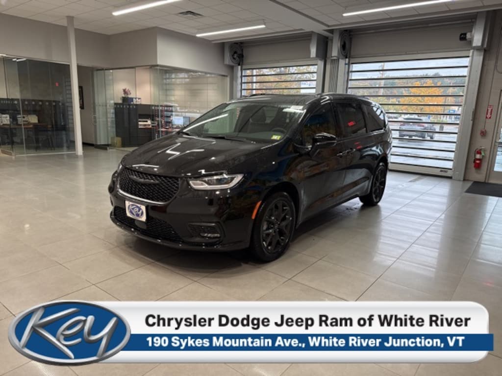 New 2026 Chrysler Pacifica Select Passenger Van