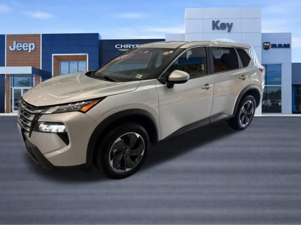 Used 2024 Nissan Rogue SV SUV