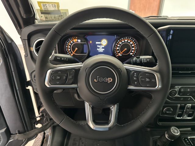 2025 Jeep Wrangler 4-Door Sahara - Photo 30
