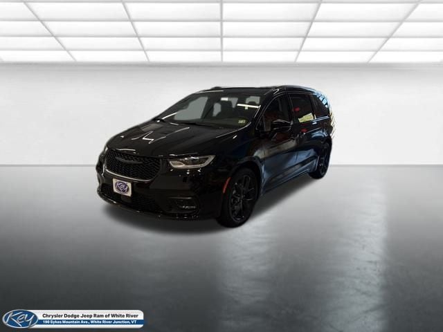 2026 Chrysler Pacifica Passenger Van 