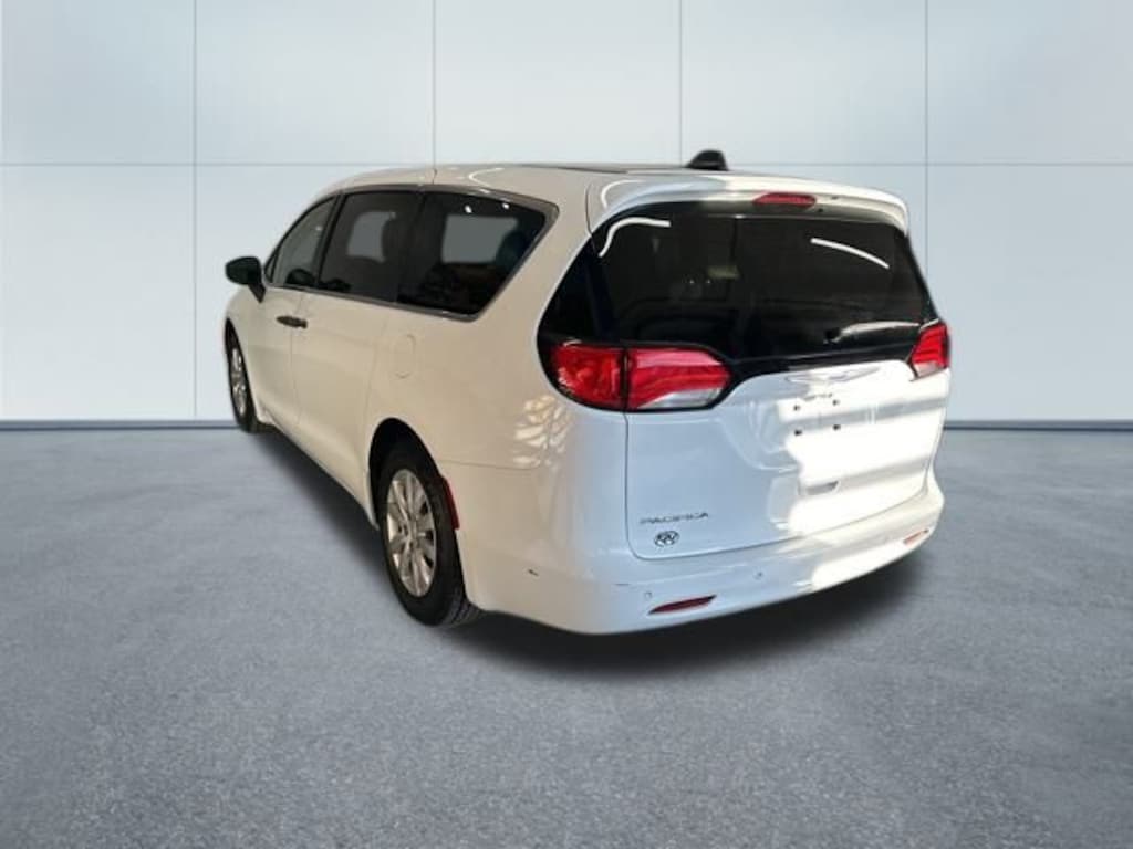 Used 2019 Chrysler Pacifica L Minivan/Van
