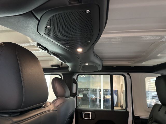 2025 Jeep Wrangler 4-Door Sahara - Photo 41