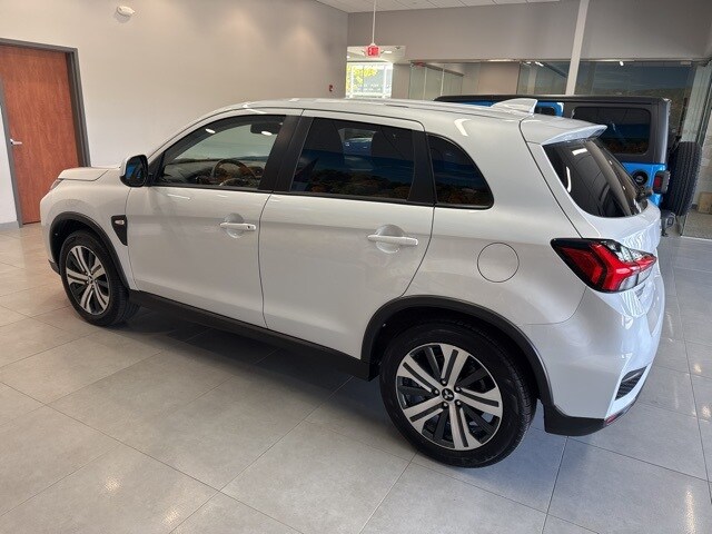 2024 Mitsubishi Outlander Sport ES photo 4