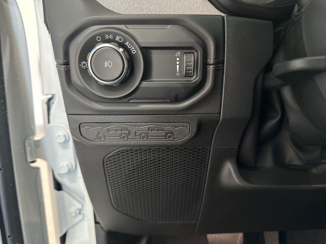 2025 Jeep Wrangler 4-Door Sahara - Photo 30