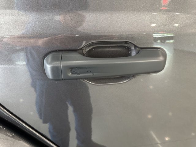 2025 Jeep Wrangler 4-Door Sahara - Photo 22