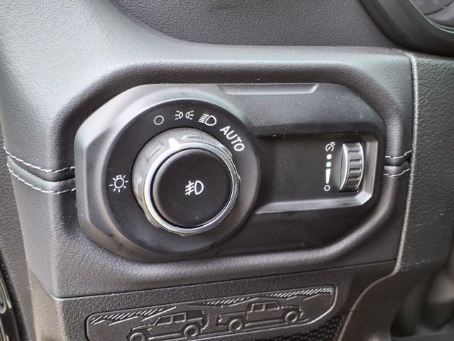 2025 Jeep Wrangler 4-Door Sahara - Photo 16