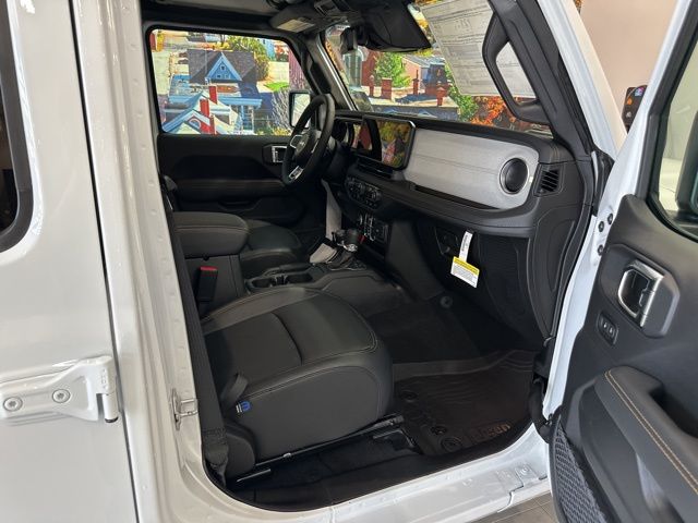 2025 Jeep Wrangler 4-Door Sahara - Photo 54
