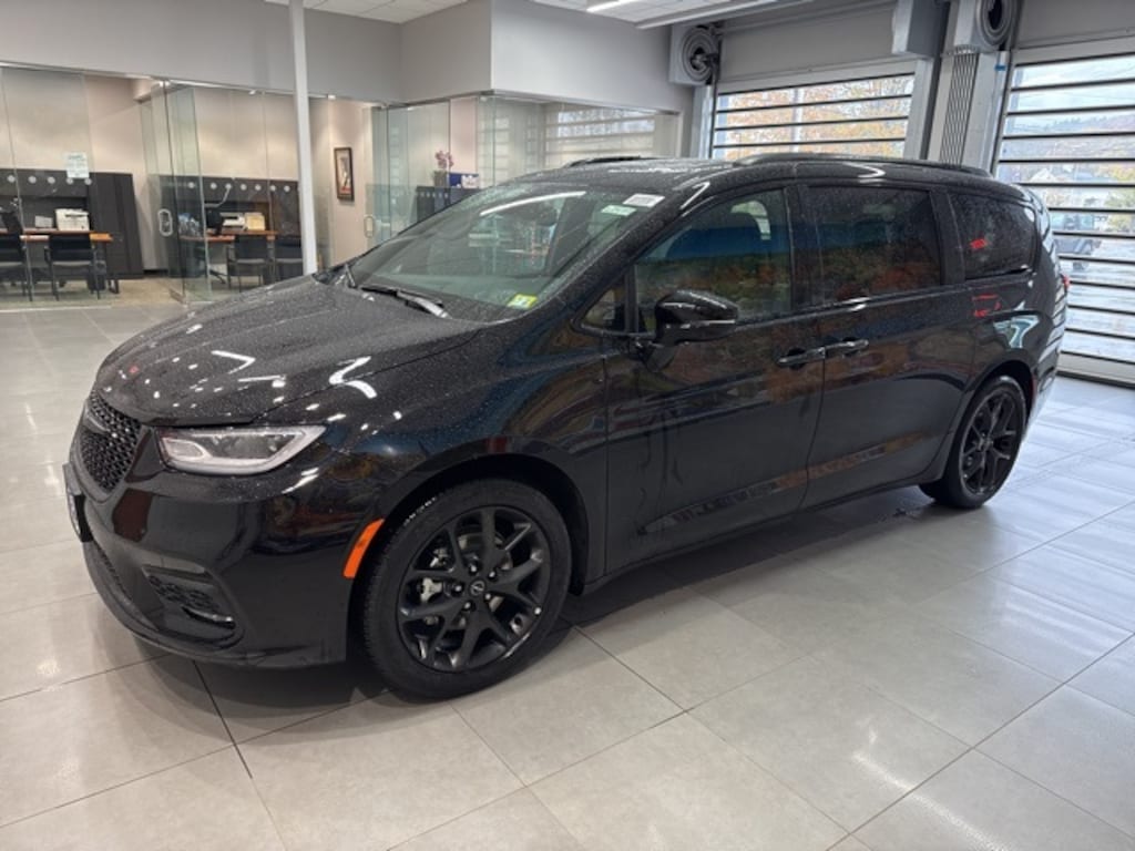 New 2026 Chrysler Pacifica Select Passenger Van