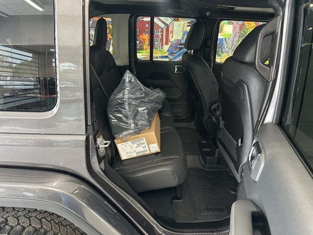 2025 Jeep Wrangler 4-Door Sahara - Photo 50